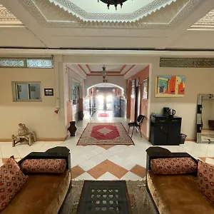 احجز هنا